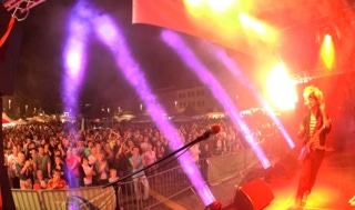 80S ALIVE 80ER JAHRE TRIBUTE BAND EPK, „80sALIVE“ die 80er-Jahre Legenden-Tribute-Show Der Showact mit Retro-Flair wird moderiert von „Mickie Sixx“. Eine „Back to the 80s“ Party im Originallook der Stars schweinfurt zuschauer