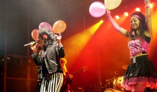 80S ALIVE 80ER JAHRE TRIBUTE BAND EPK, „80sALIVE“ die 80er-Jahre Legenden-Tribute-Show Der Showact mit Retro-Flair wird moderiert von „Mickie Sixx“. Eine „Back to the 80s“ Party im Originallook der Stars nena