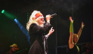 80S ALIVE 80ER JAHRE TRIBUTE BAND EPK, „80sALIVE“ die 80er-Jahre Legenden-Tribute-Show Der Showact mit Retro-Flair wird moderiert von „Mickie Sixx“. Eine „Back to the 80s“ Party im Originallook der Stars kim wilde